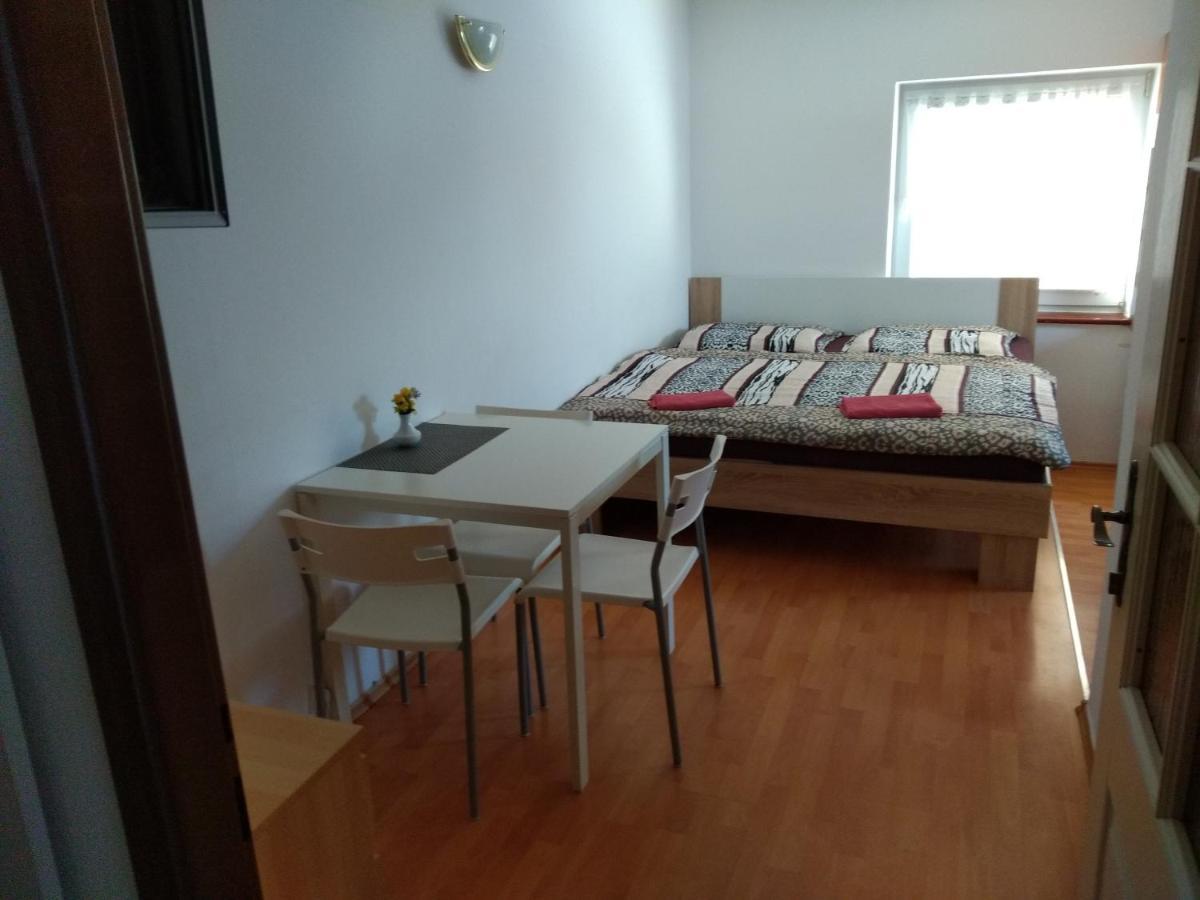 Apartments U Cara Τσέσκε Μπουντεγιόβιτσε Εξωτερικό φωτογραφία