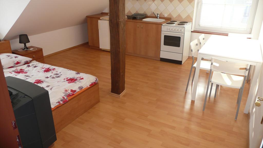 Apartments U Cara Τσέσκε Μπουντεγιόβιτσε Δωμάτιο φωτογραφία